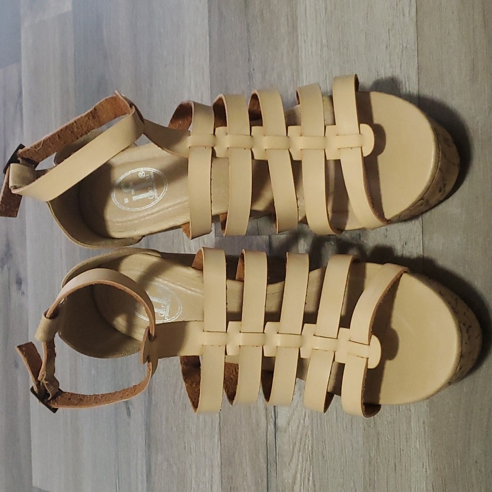 Gorgeous tan summer cork wedge sz. 9